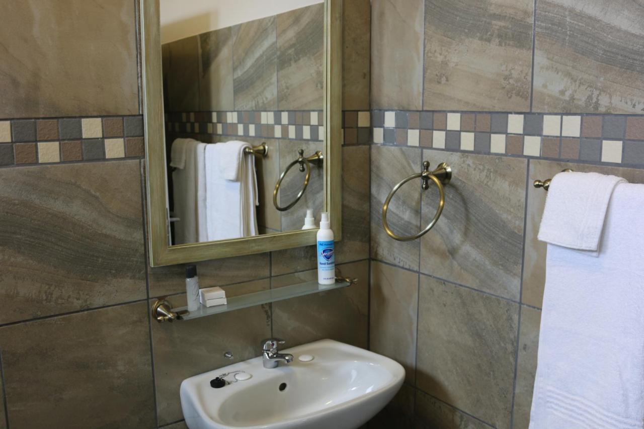 Livivane Guest House Simunye Ngoại thất bức ảnh